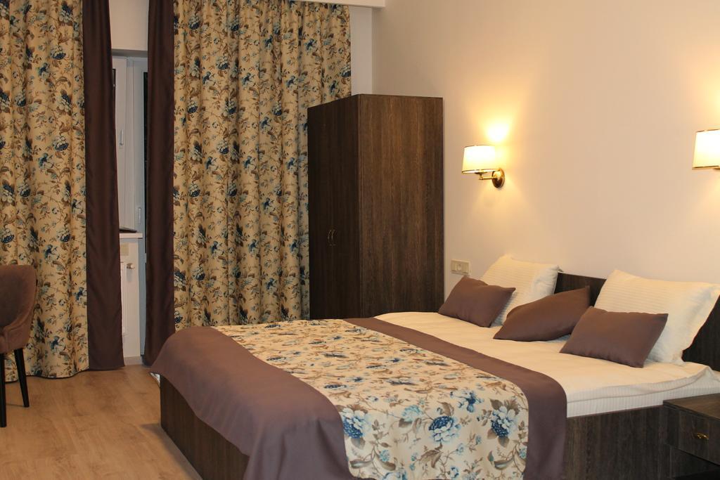 Non-Stop Economy Hotel Boryspilʼ Dış mekan fotoğraf