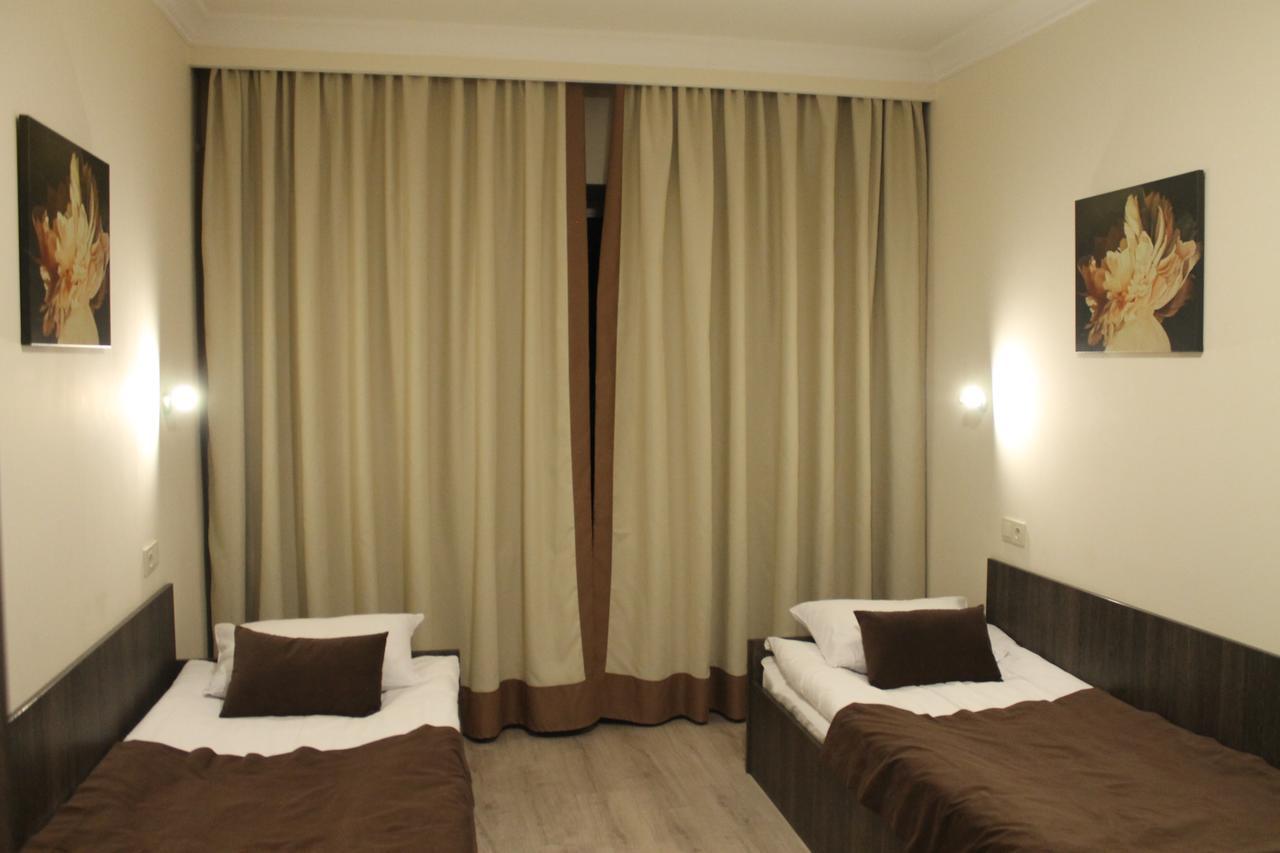 Non-Stop Economy Hotel Boryspilʼ Dış mekan fotoğraf