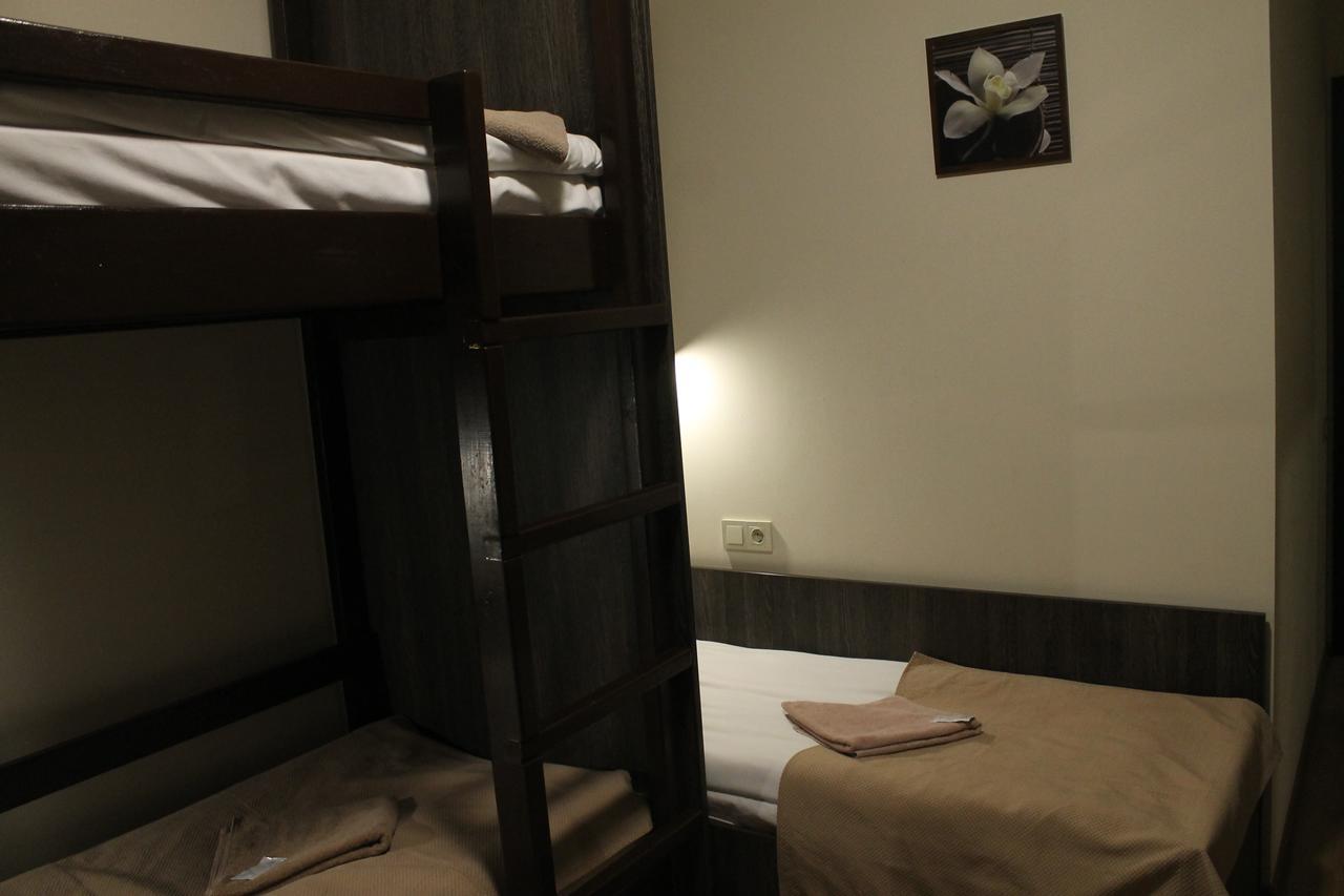 Non-Stop Economy Hotel Boryspilʼ Dış mekan fotoğraf