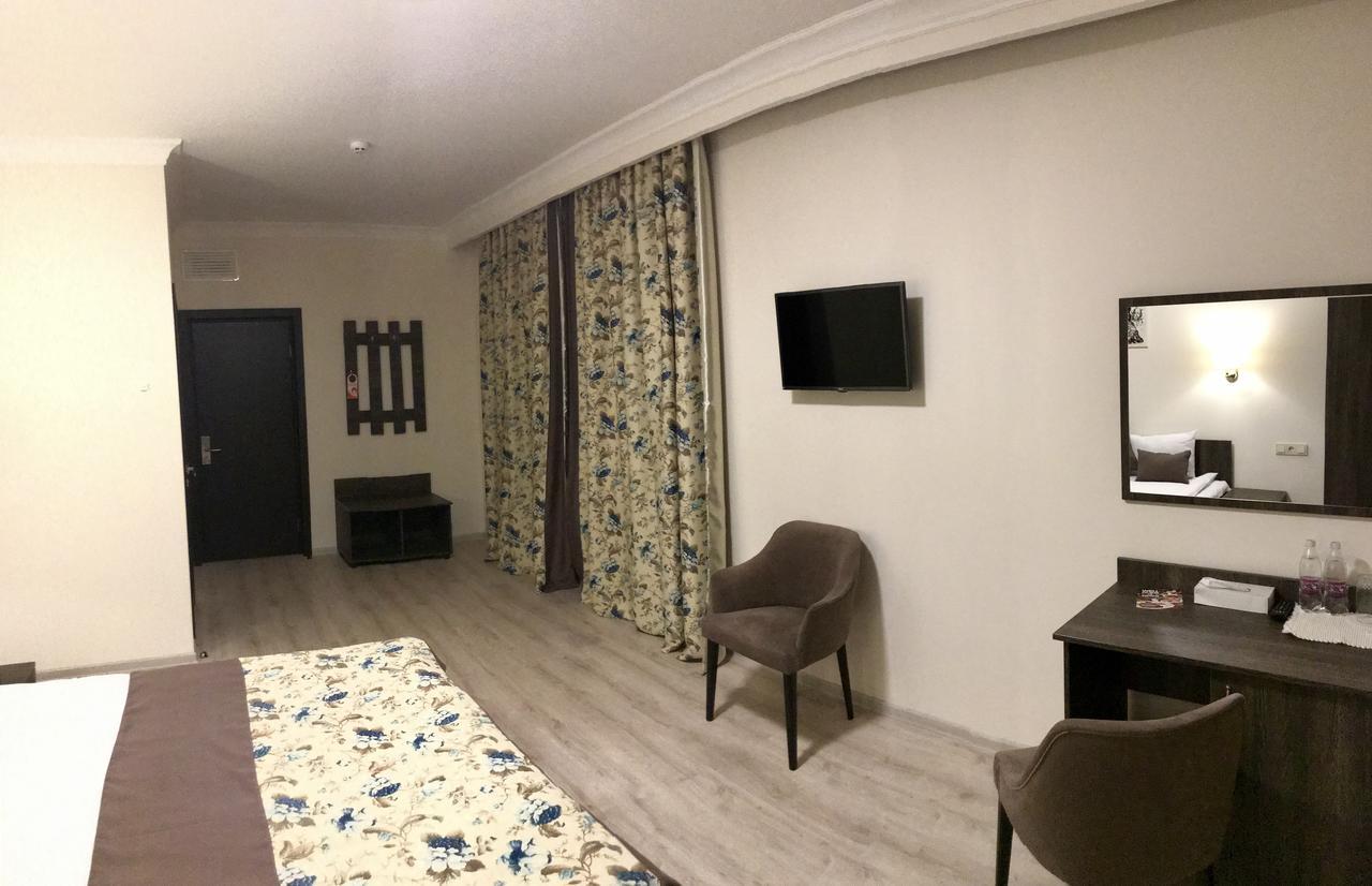 Non-Stop Economy Hotel Boryspilʼ Dış mekan fotoğraf