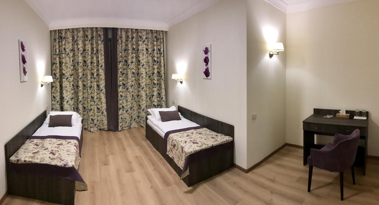 Non-Stop Economy Hotel Boryspilʼ Dış mekan fotoğraf