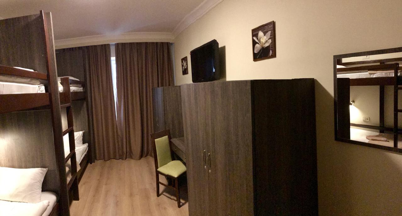 Non-Stop Economy Hotel Boryspilʼ Dış mekan fotoğraf