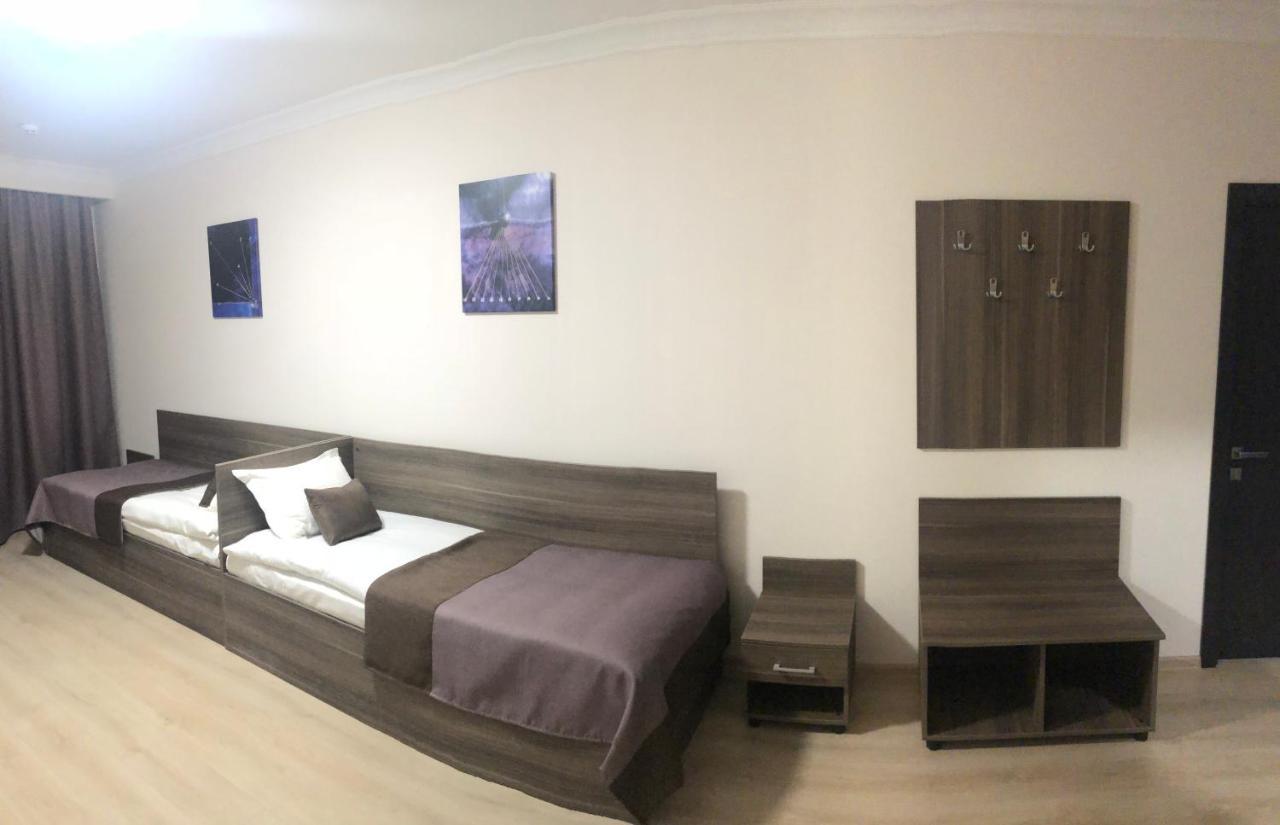 Non-Stop Economy Hotel Boryspilʼ Dış mekan fotoğraf