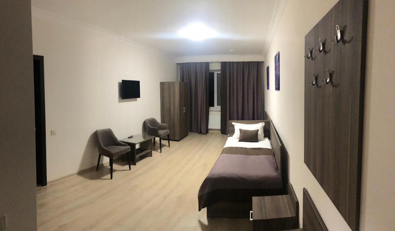 Non-Stop Economy Hotel Boryspilʼ Dış mekan fotoğraf