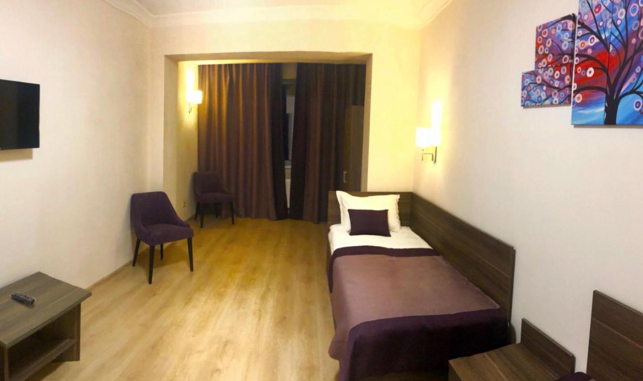 Non-Stop Economy Hotel Boryspilʼ Dış mekan fotoğraf