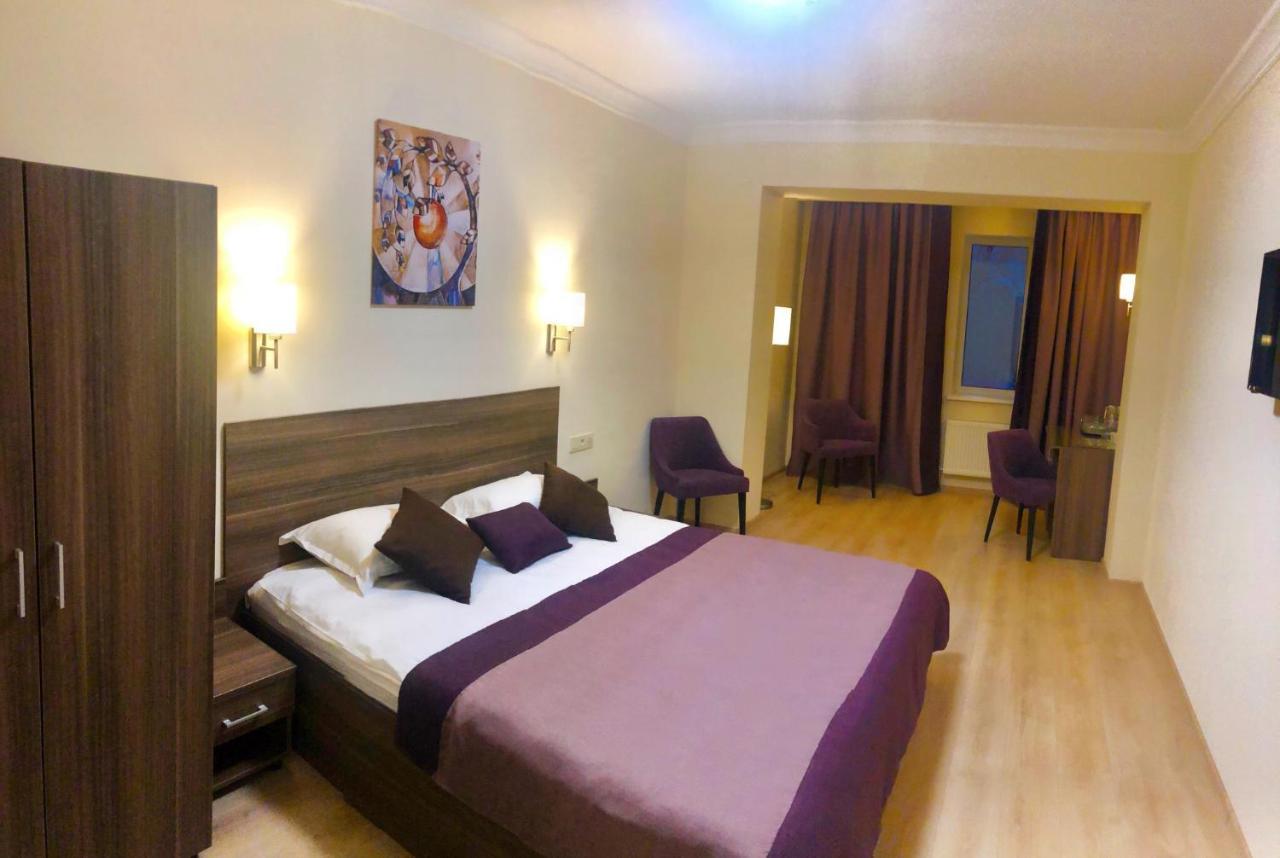 Non-Stop Economy Hotel Boryspilʼ Dış mekan fotoğraf