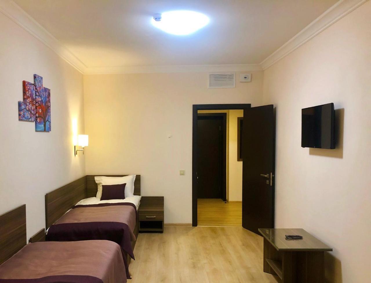 Non-Stop Economy Hotel Boryspilʼ Dış mekan fotoğraf